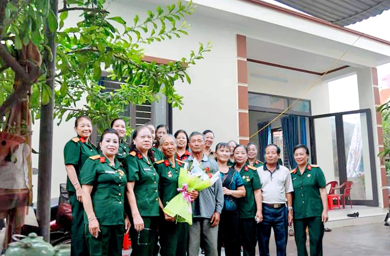 Thắm tình đồng đội, đậm nghĩa quê hương